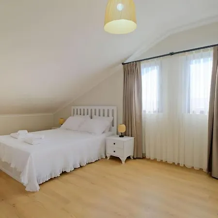 Da Luz Kordonda Villa *